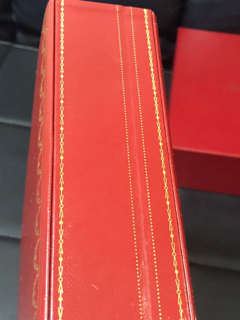 カルティエ　マイヨンパンテール等に　大型ネックレスケース