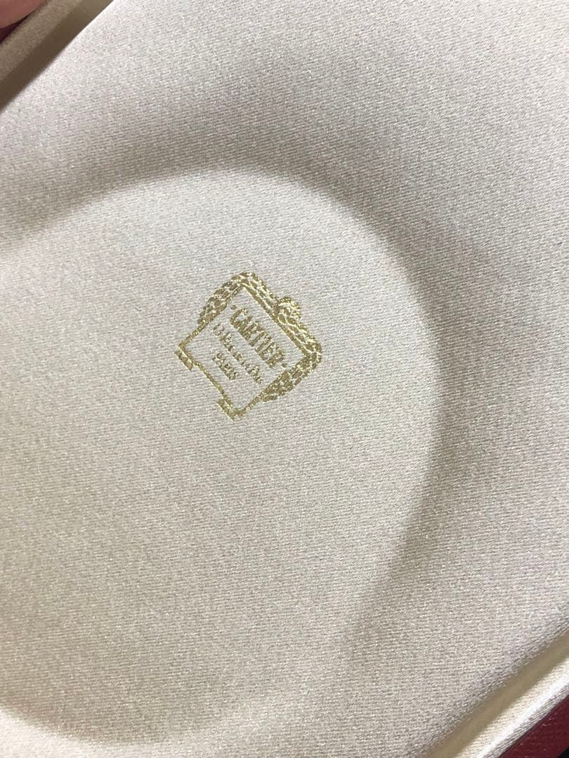 カルティエ　マイヨンパンテール等に　大型ネックレスケース