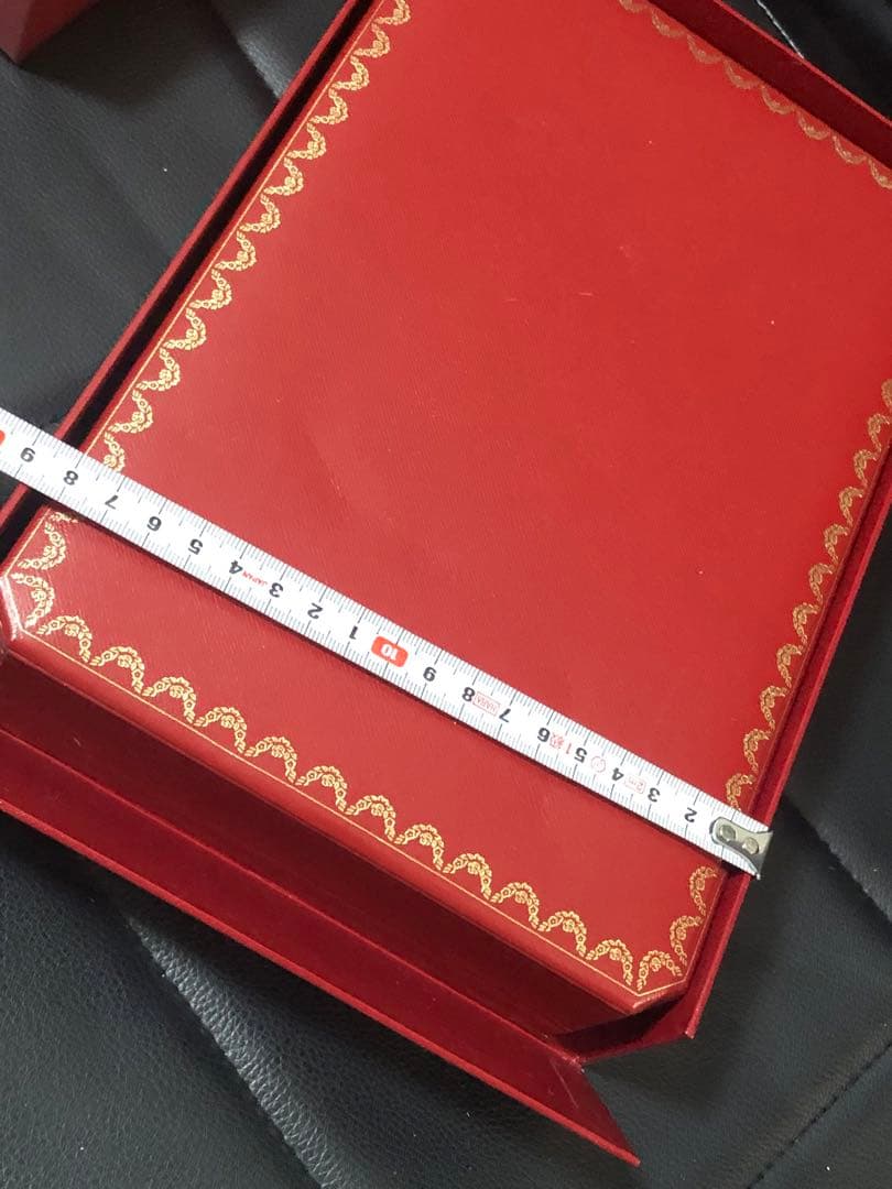 カルティエ　マイヨンパンテール等に　大型ネックレスケース