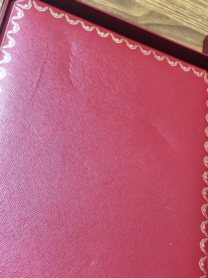 カルティエ　マイヨンパンテール等に　大型ネックレスケース