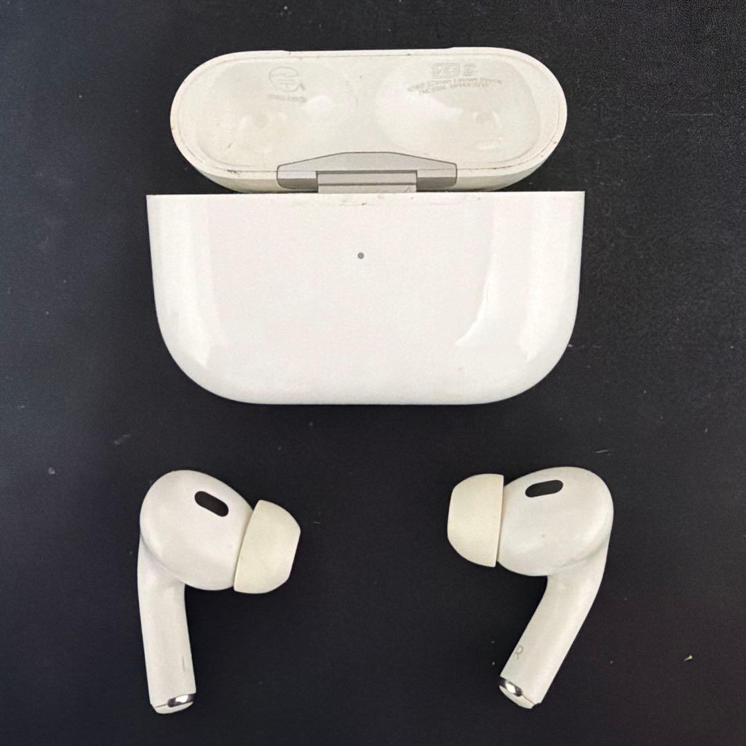 (メーカー保証有り)AirPods Pro 第二世代充電ケースとイヤフォンセット