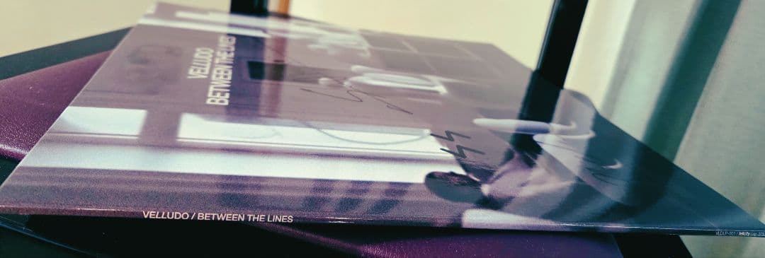 サイン入り!新品未使用!!VELLUDO BETWEEN THE LINES