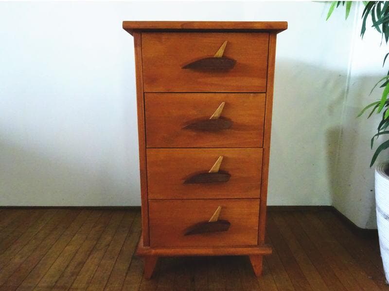 取っ手がアクセントの４段チェスト　ミニチェスト　電話台　小物収納　美品