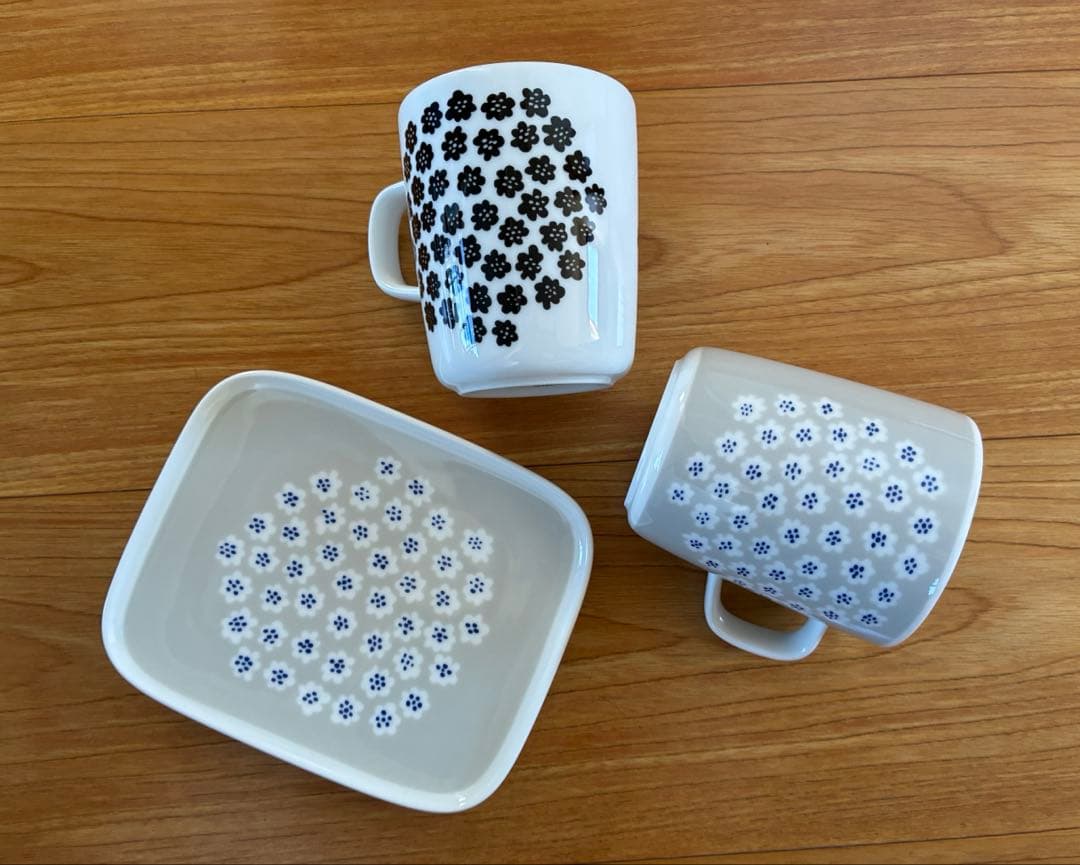 ◉marimekko◉PUKETTIマグカップ２個＆プレート◉