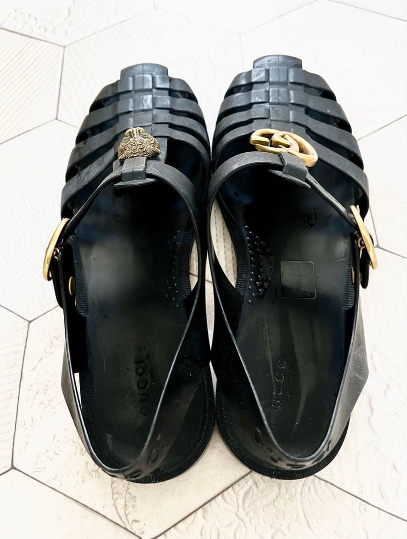 GUCCI ブラック グルカサンダル ラバーサンダル　サイズ8