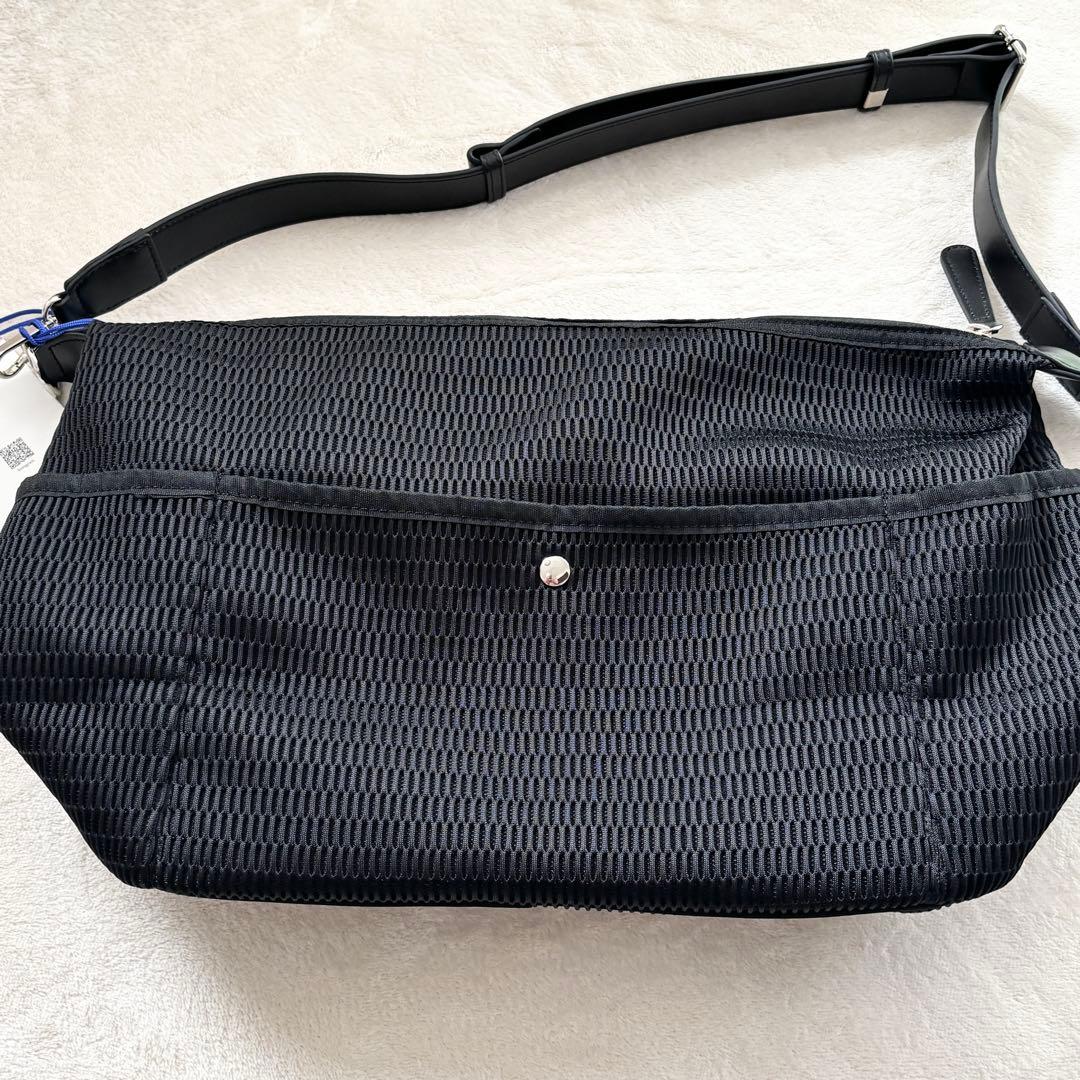 【新品未使用】qbag paris nest trois トロワ　ブラック　新作