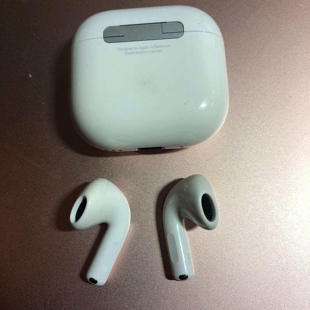 Apple AirPods 第4世代　ANC アクティブノイズキャンセリング