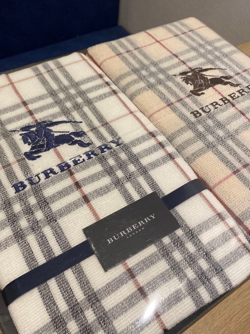 【未使用品箱付き】バーバリー　タオルシーツ2枚入りチェック柄　 西川産業ベージュ