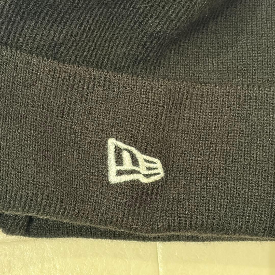 【極美品】Supreme New Era黒 ニット帽 ビーニー