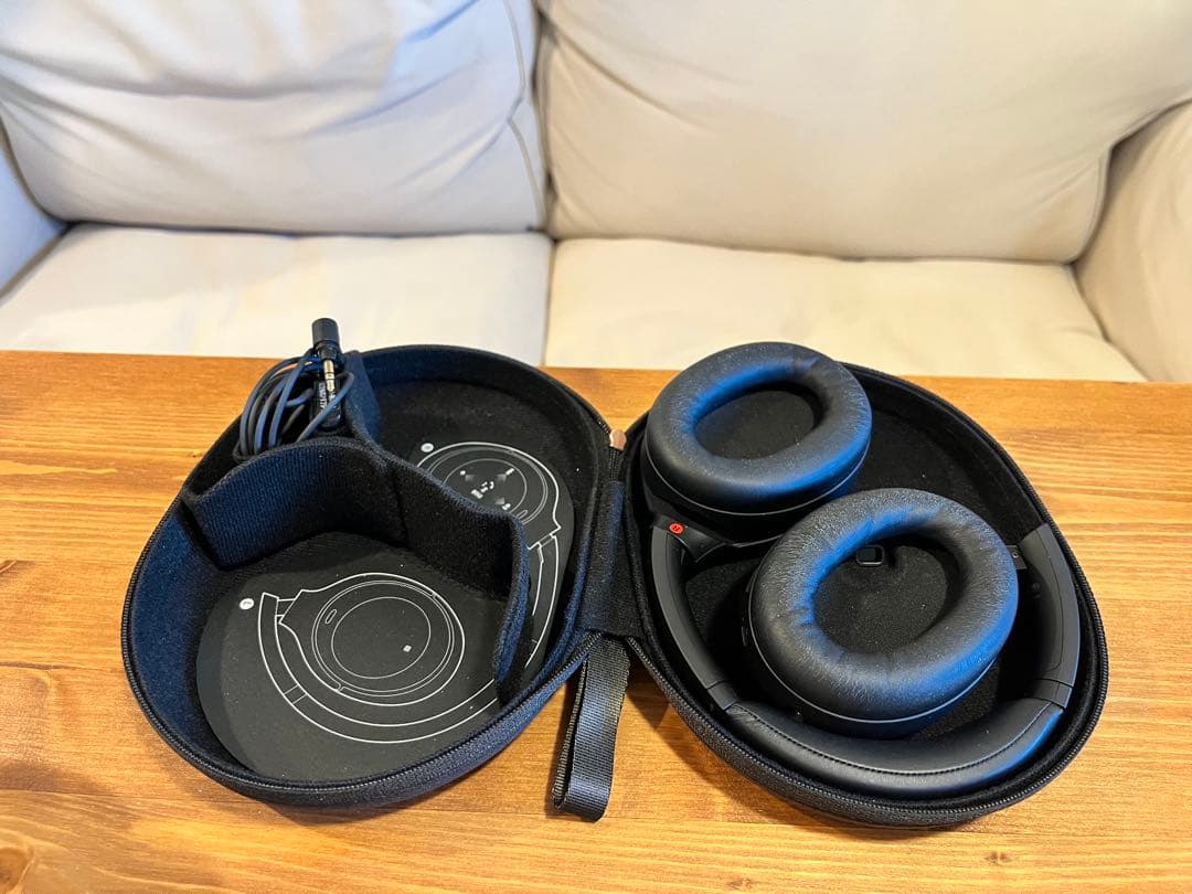 SONY WH1000-XM4ワイヤレスヘッドホン ケース付き