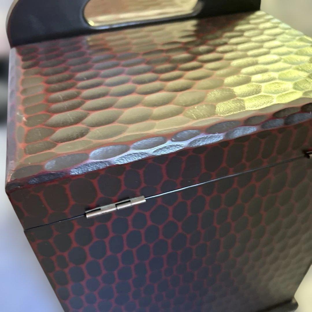 鎌倉彫り木製木彫り漆塗り裁縫箱