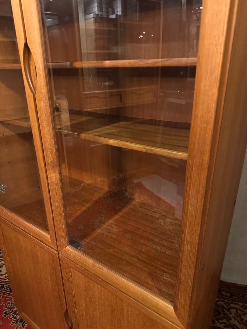 【東京都内23区配送無料】ビンテージ　レトロ　チーク材　食器棚　ショーケース　棚