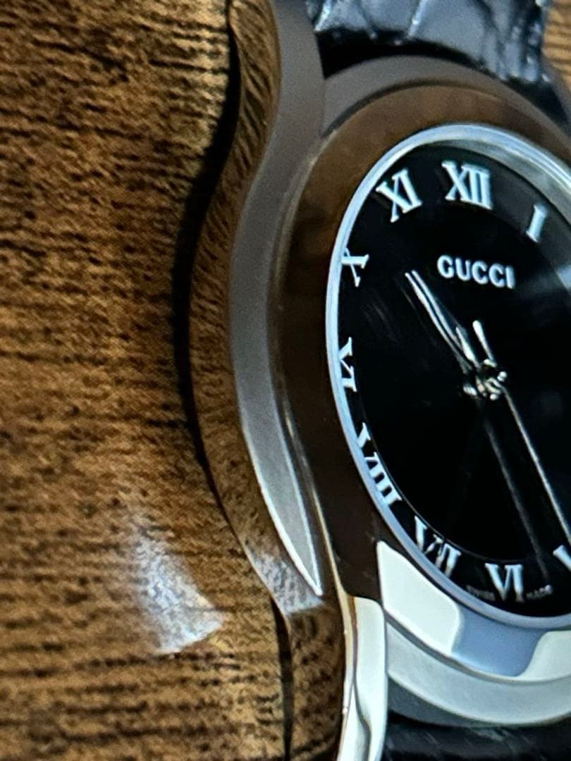 GUCCI 5500Mブラックダイヤル レザーベルト クォーツ時計