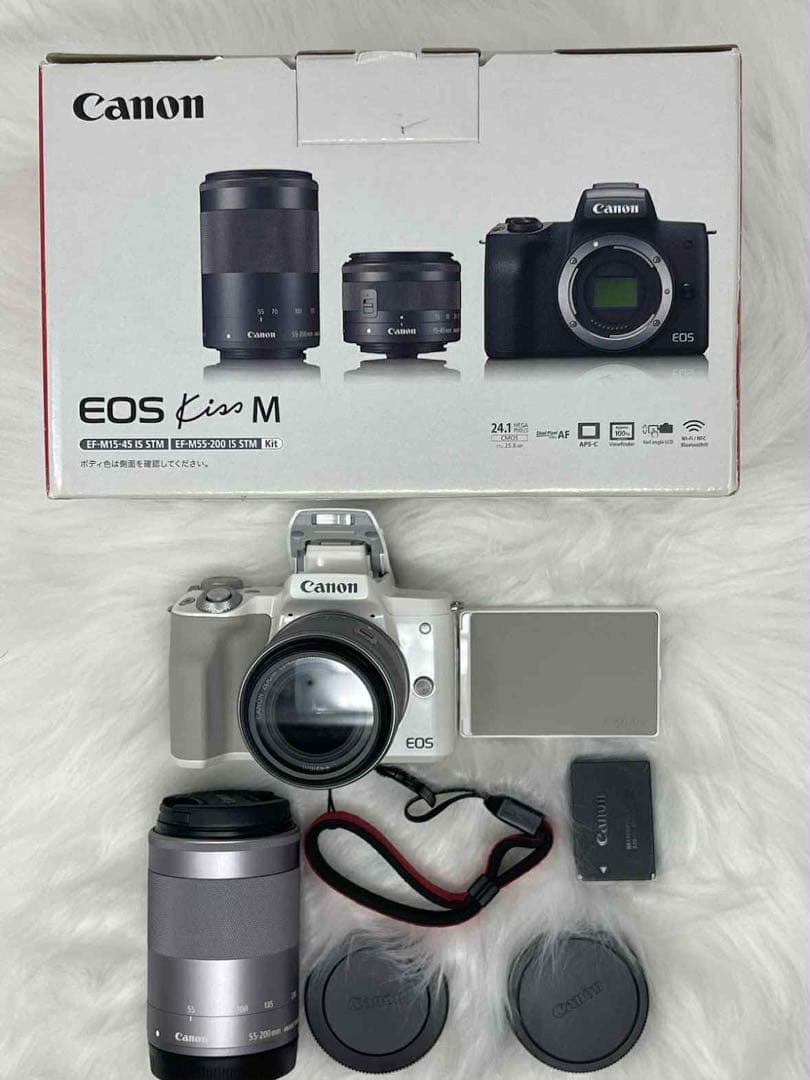 Canon EOS Kiss M ホワイト ダブルズームキット中古