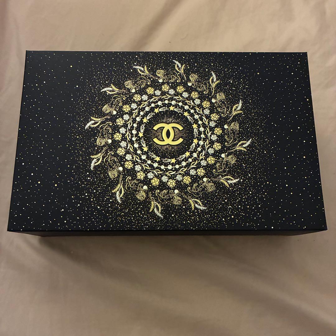 シャネル　リップアンドネイルケアセット　ホリデー　コフレ　2025 ポーチ付き