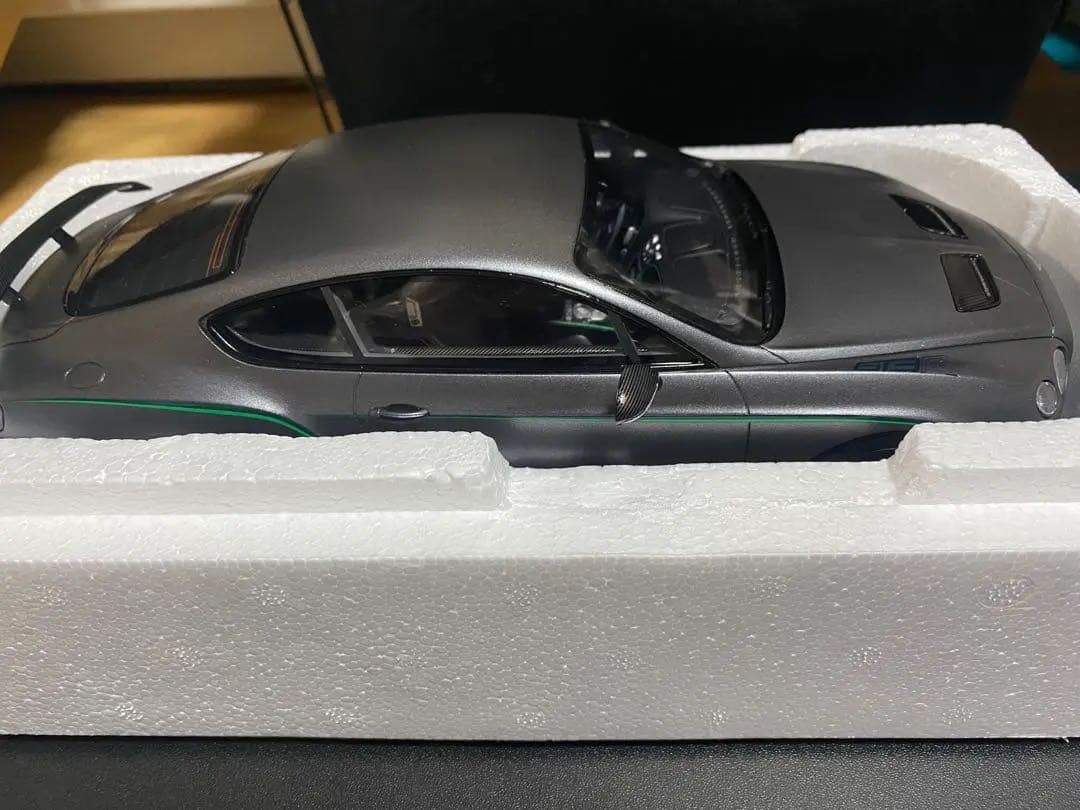 限定品　ベントレーコンチネンタルGT3-Rマットグレー1/18 品質管理カード付