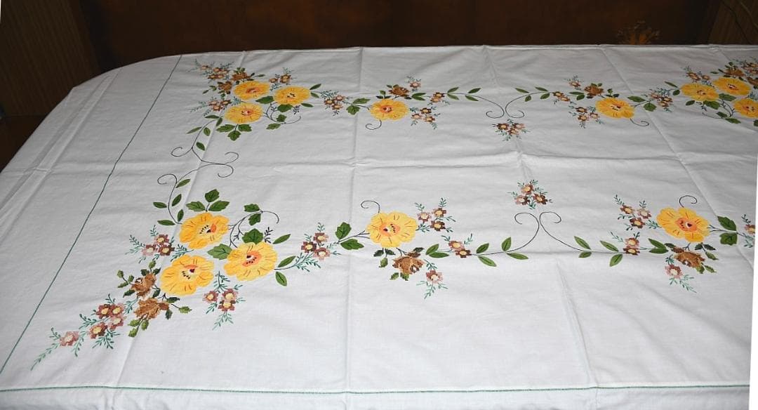 イタリア製 花柄刺繍テーブルクロス 送料込