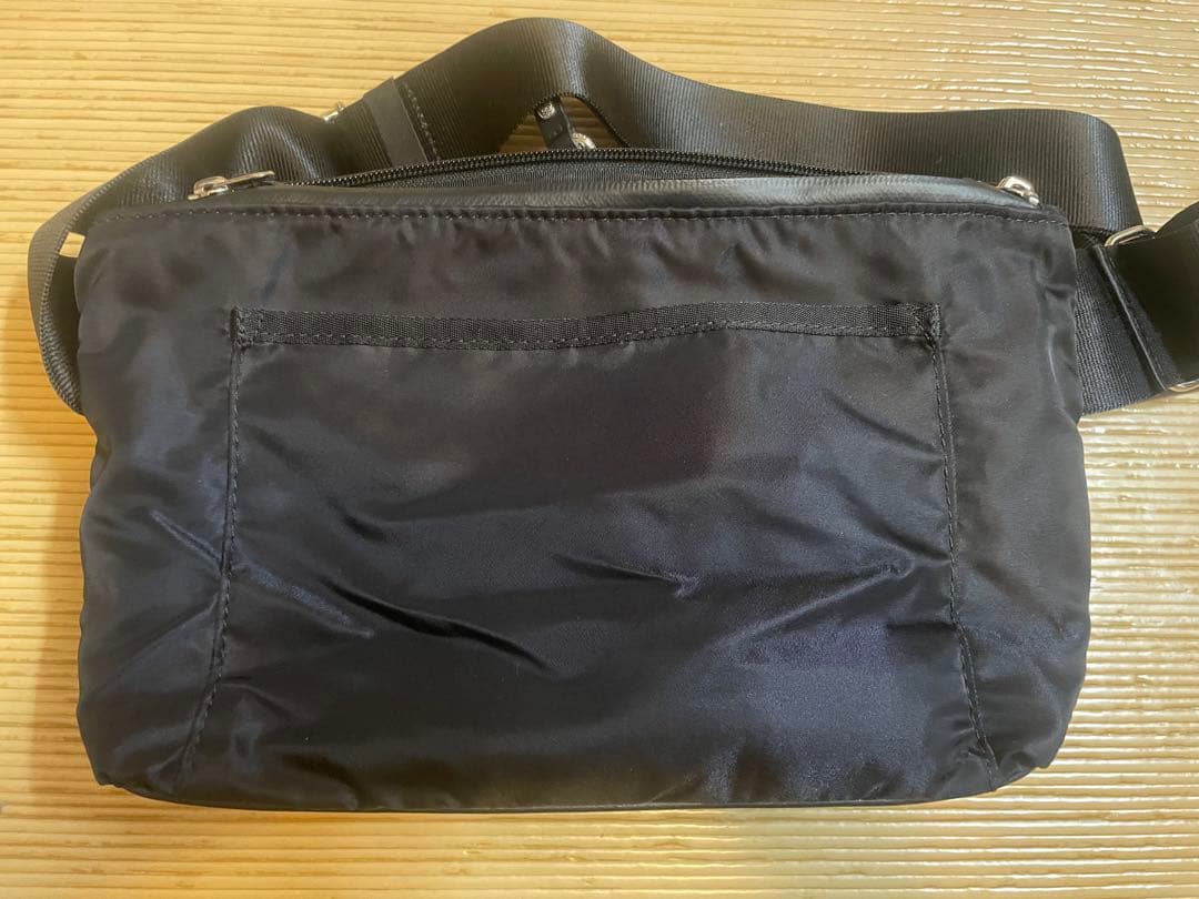 イアパピヨネ☆ブラック ボディバッグ・ウエストポーチ