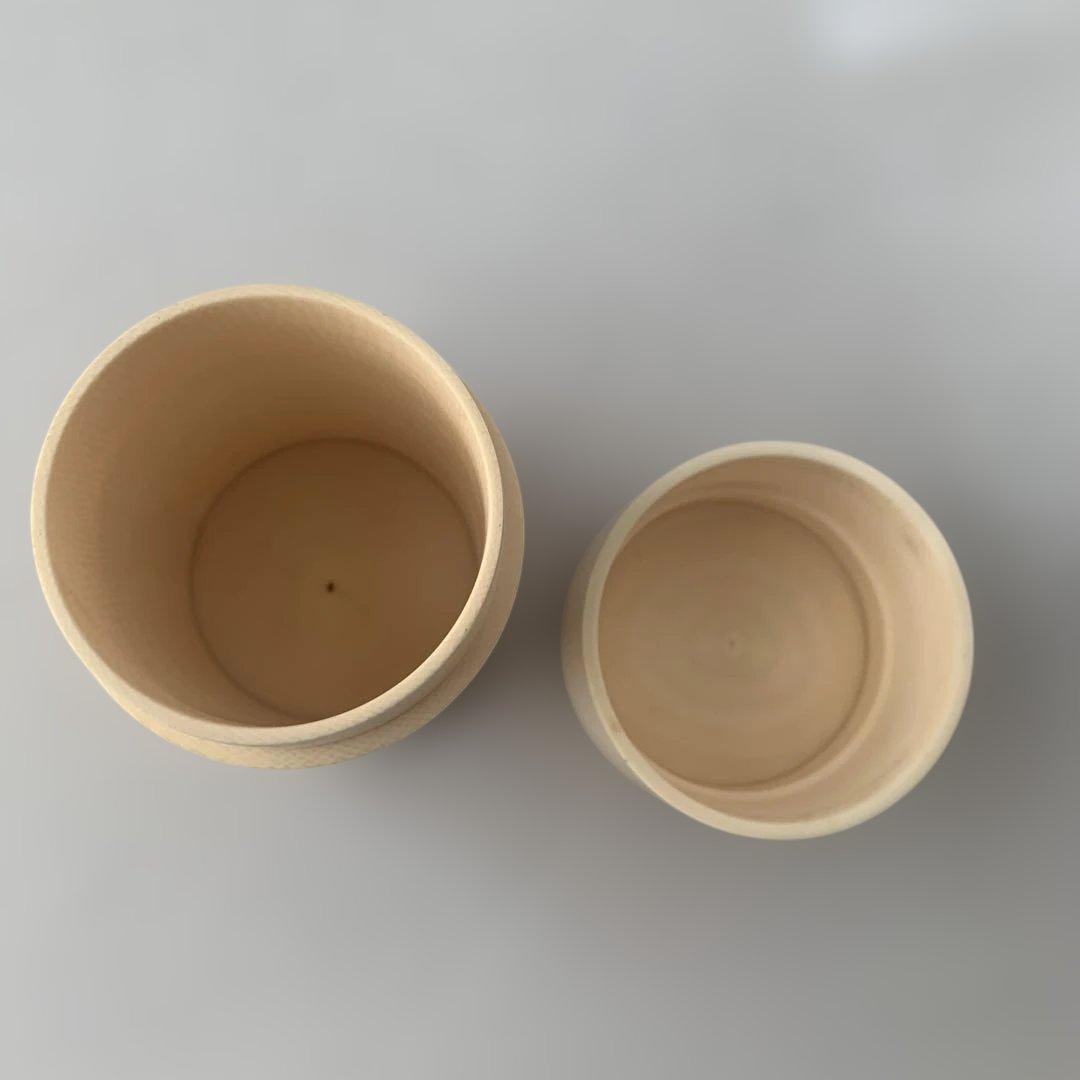 蓋付き保存容器 円筒形　高さ9cm, 幅5.5cm