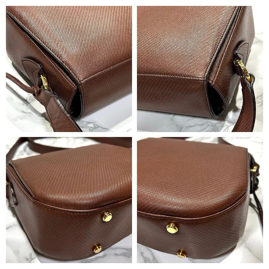 フェラガモ　ショルダーバッグ/フェラガモ　バッグ　斜めがけ　ヴィンテージバッグ