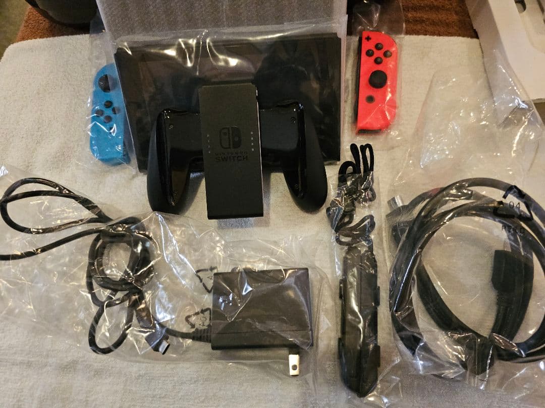 Nintendo Switch 本体（通常モデル）箱・付属品あり