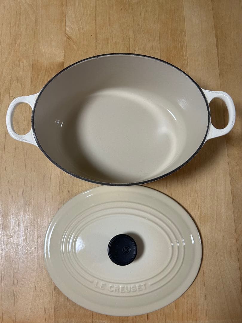 美品☆ル・クルーゼ ココット オーバル☆ホワイト・ベージュ 25cm