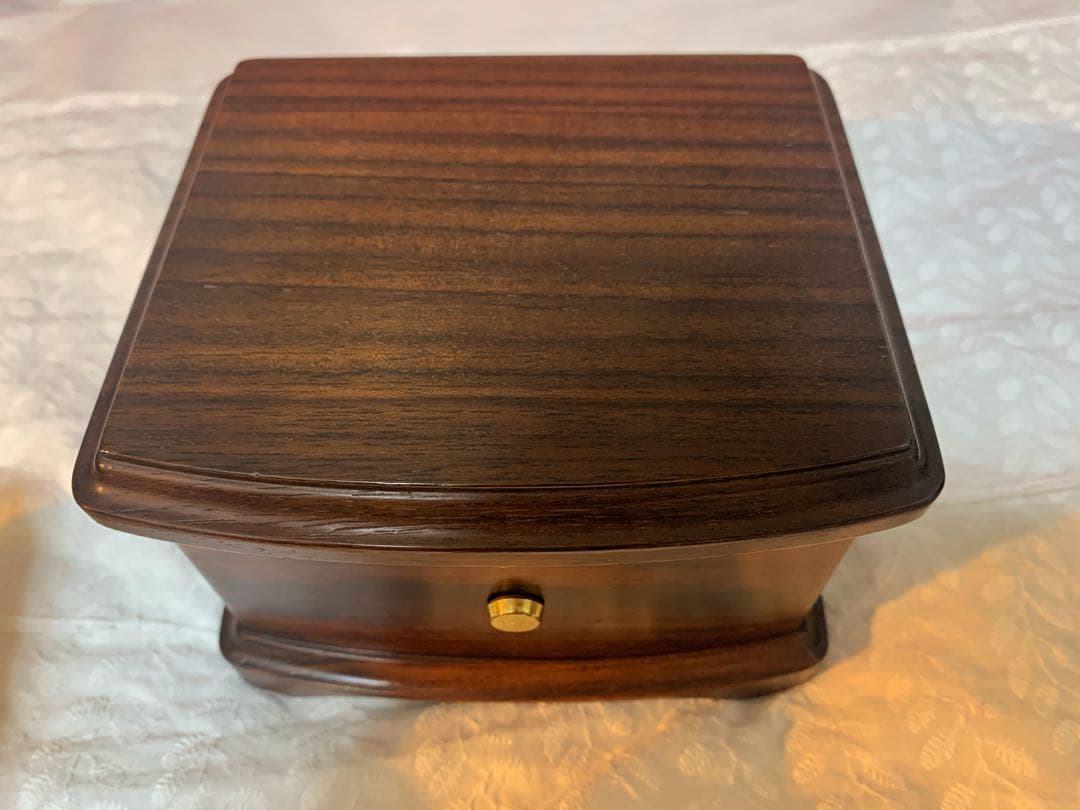 リュージュ社ムーブメントのオルゴール　ハイドンの調子のよい鍛冶屋のメロディー