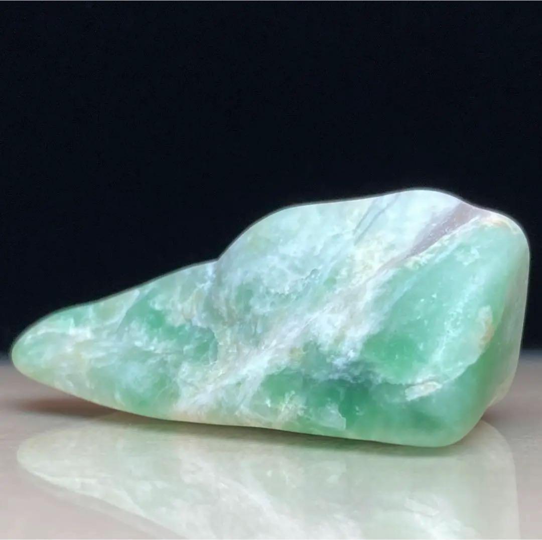 【専用品】糸魚川翡翠　ロウカン宝石質 翡翠　鮮やかな翠　原石　12.1ｇ