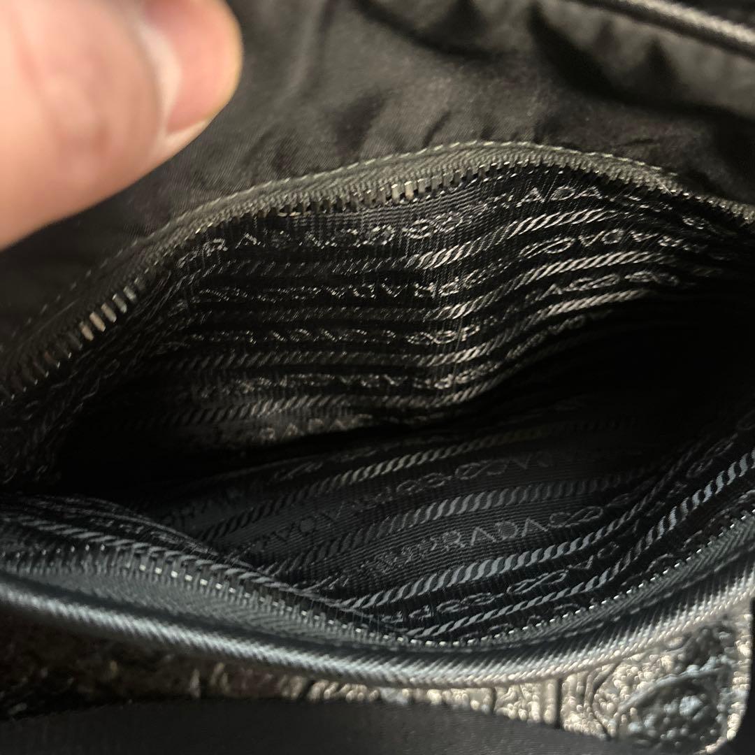 PRADA ブラック ショルダーバッグ