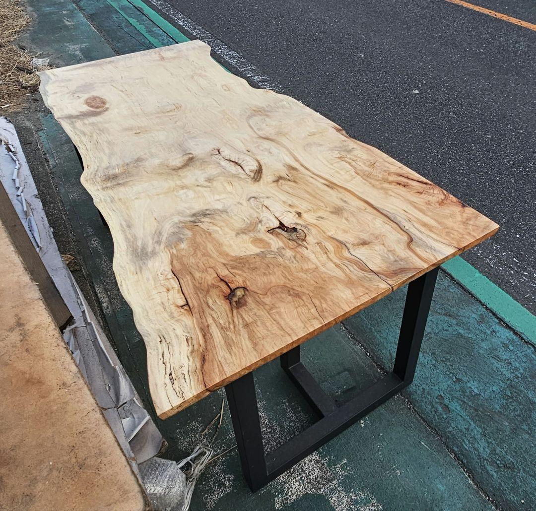 週末特別価格　栃　一枚板　杢　希少　ダイニング　テーブル　カウンター　おしゃれ