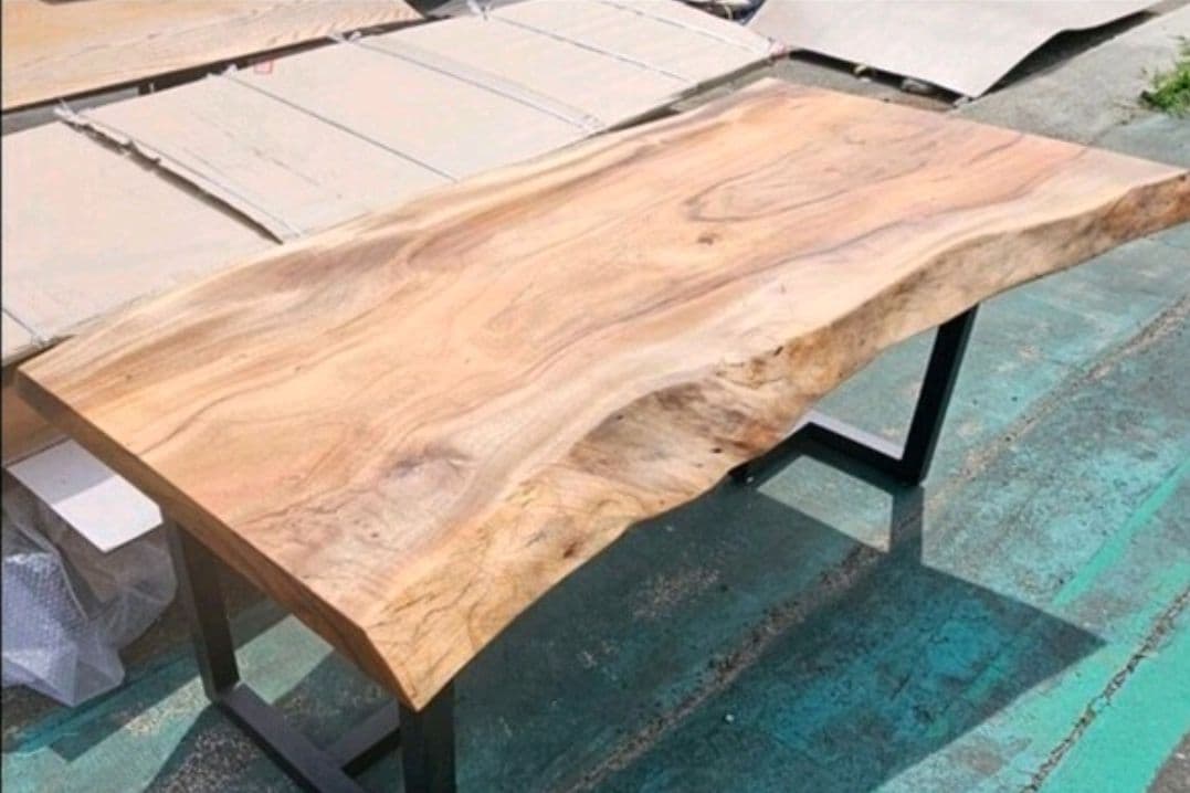 週末特別価格　栃　一枚板　杢　希少　ダイニング　テーブル　カウンター　おしゃれ