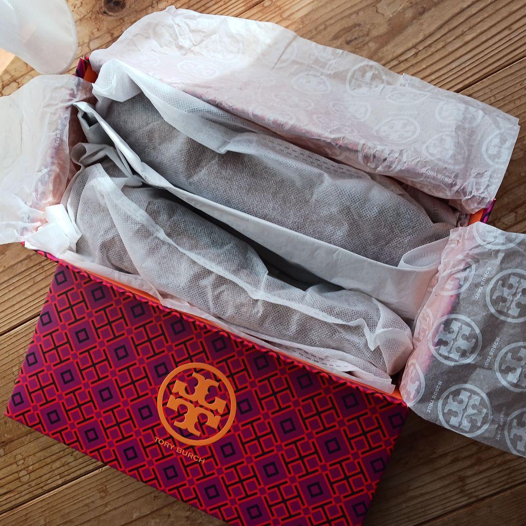 Tory Burch キャメル フラットシューズ