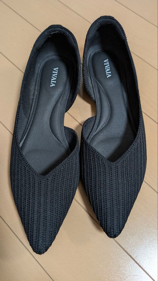 VIVAIAポインテッドトゥVカットフラットシューズ　36.5(23.5cm)