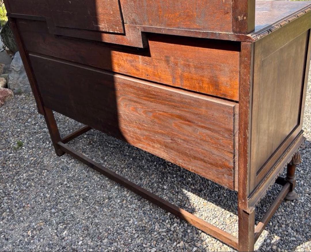 アンティーク　英国クラシック　彫刻家具　キャビネット　サイドボード