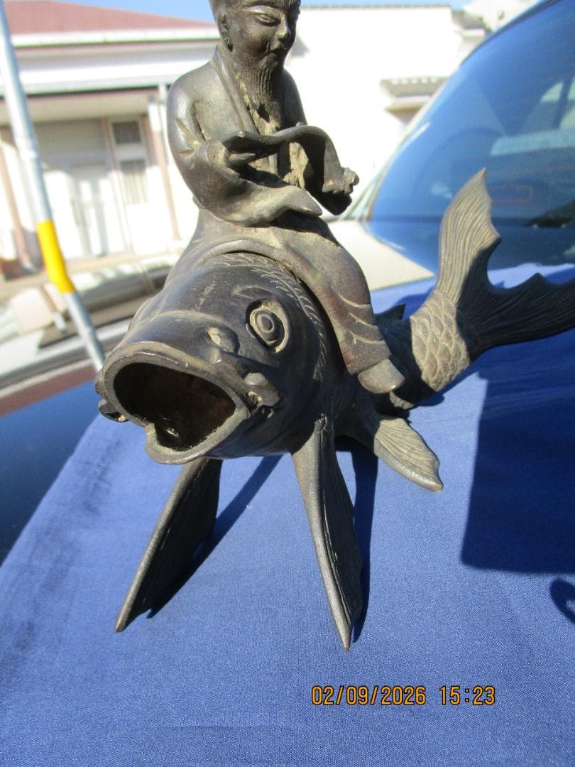 古銅　香炉　置物　乗ったり　書斎物　鯉仙人　程度良し　重さ約1230グラム　1体