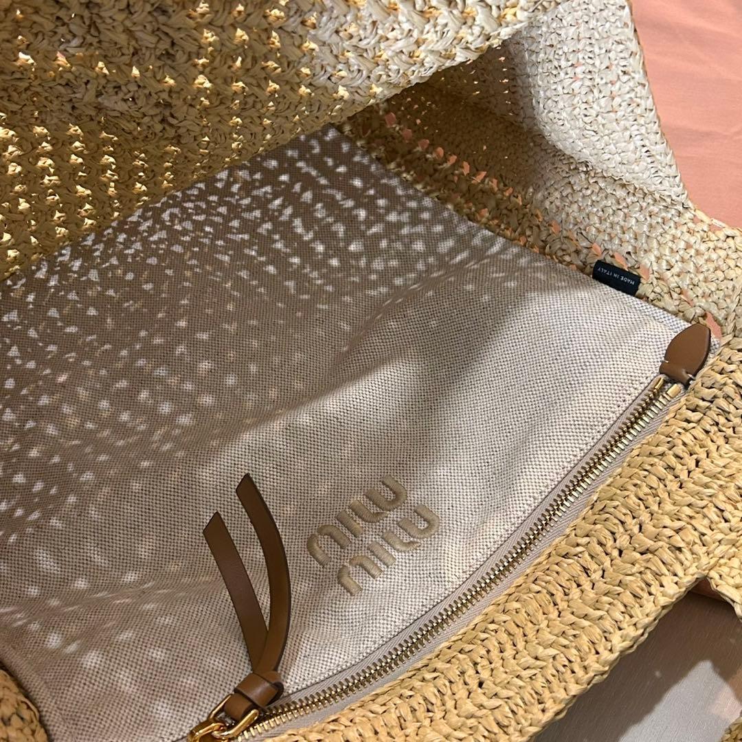 MIU MIU ミュウミュウ　ラフィアトートバッグ　ベージュ