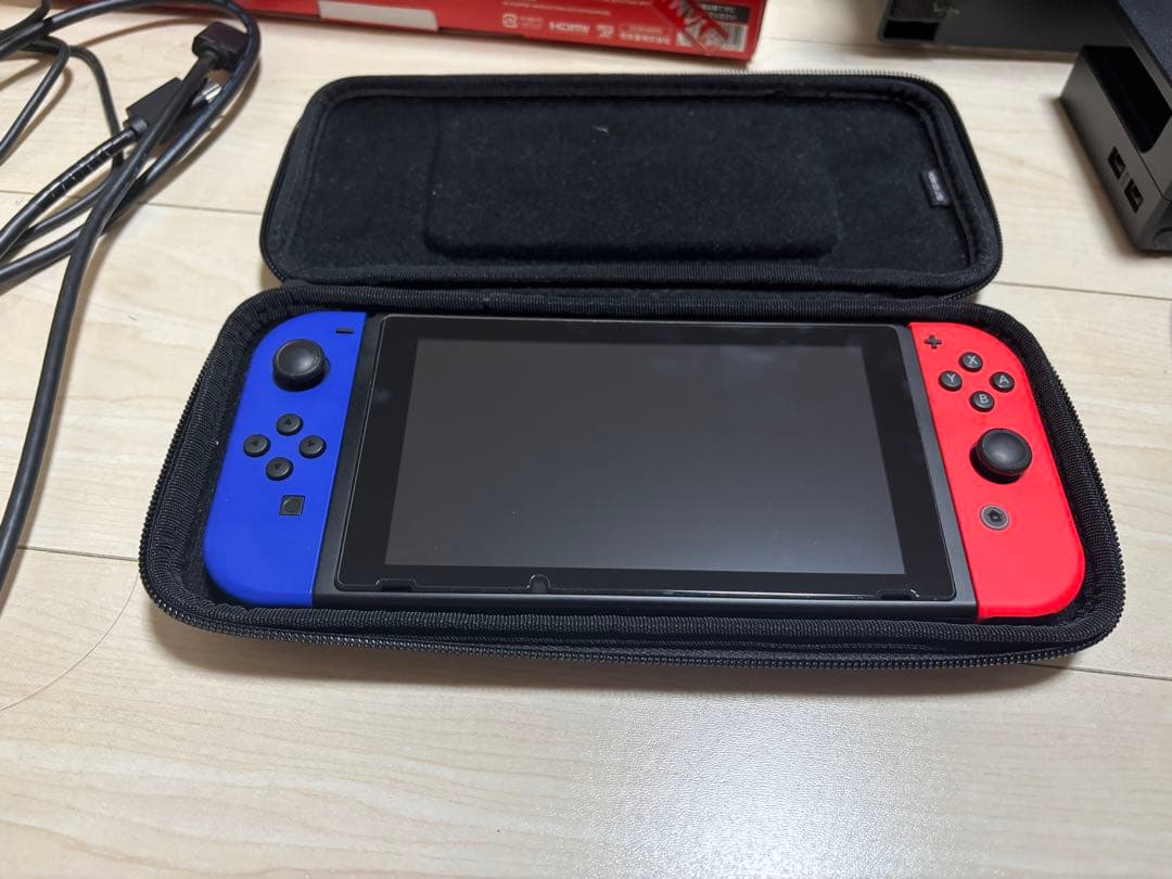 [中古] Nintendo Switch 本体+コントローラーなど