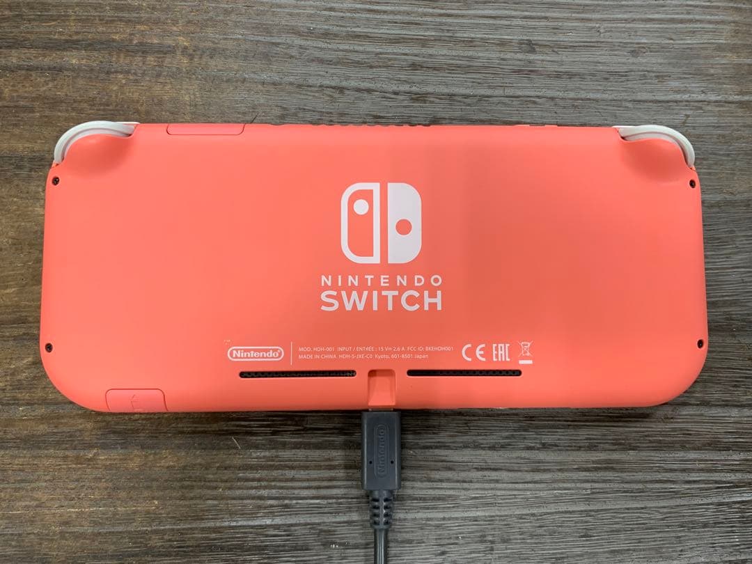Nintendo Switch Lite コーラル
