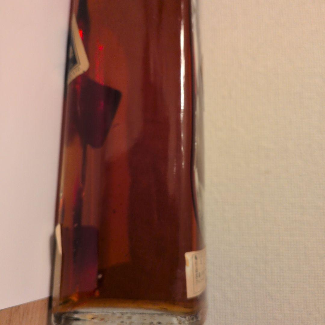 【古酒】ジョニーウォーカー　　黒　　特級　　金キャップ 945ml