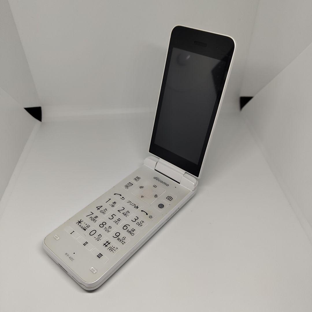 docomo DIGNOケータイ KY-42C 折りたたみ ガラホ ホワイト ①