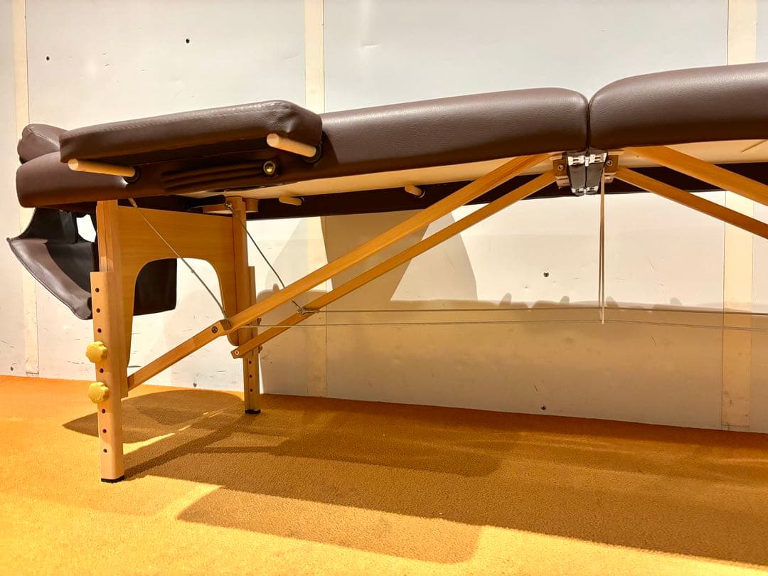 【美品】タンスのゲン 折りたたみ式 マッサージベッド MBD01 有孔 木製