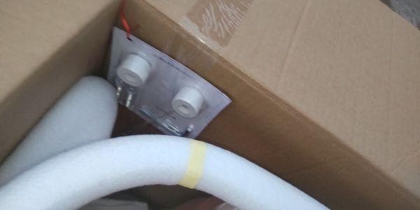 スタッキングチェア 2脚 肘付 ザーマスII　オレンジxホワイト オフィスコム