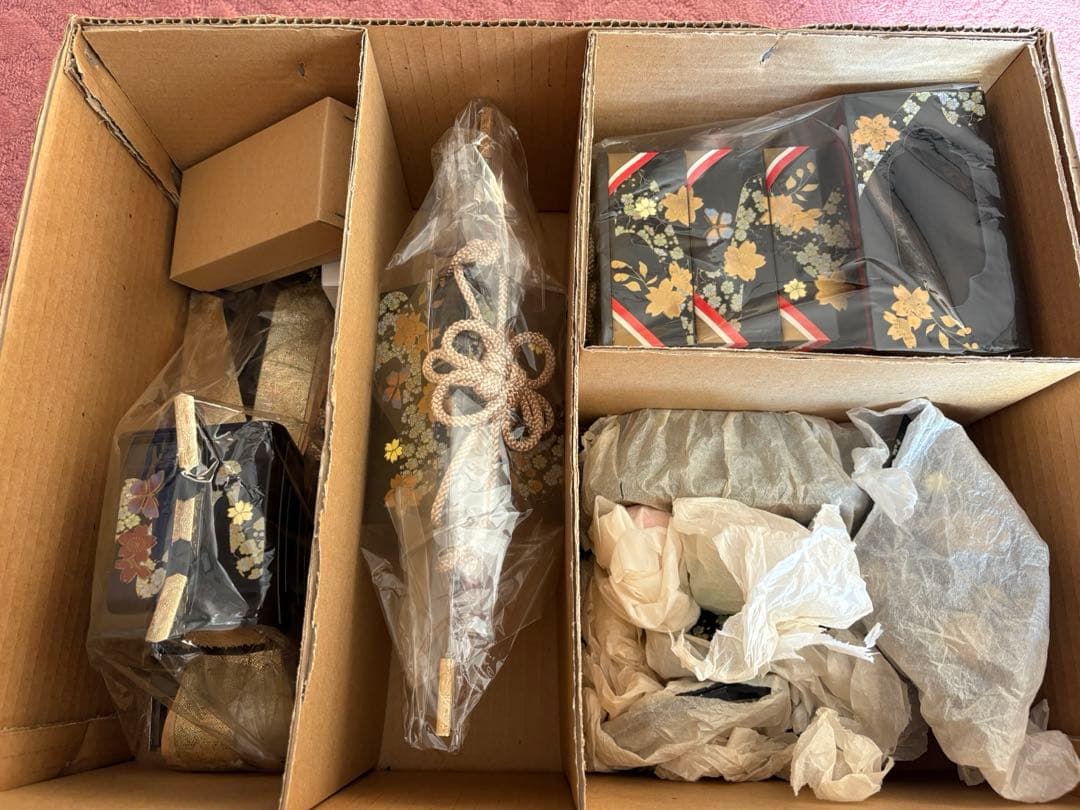 ひな祭り飾りセット 黒地 花模様　勢玉　3段飾り雛道具　おひな様付属品