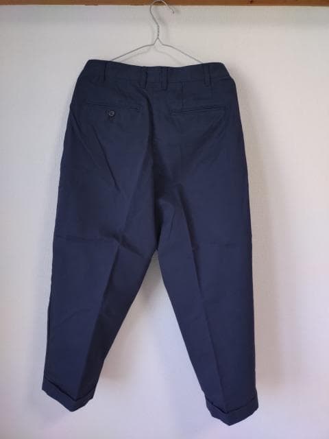 ビームスプラス　2プリーツパンツ　Sサイズ　ネイビー　定価：16,500円　新品