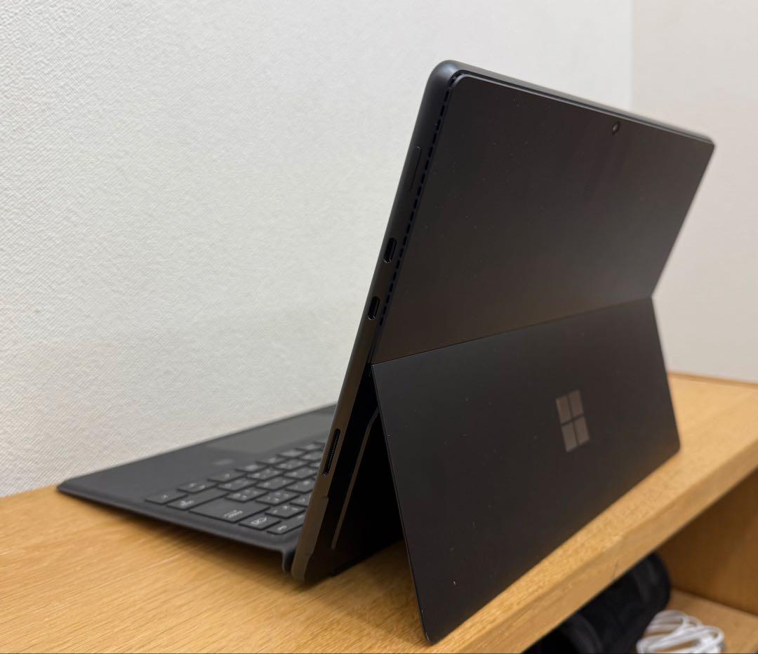 美品：Surface Pro8 Core i5-1145G7/8GB/256GB