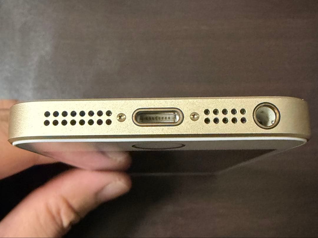 の*り様 極美品‼︎ 【iPhone SE】 第一世代 16GB ゴールド