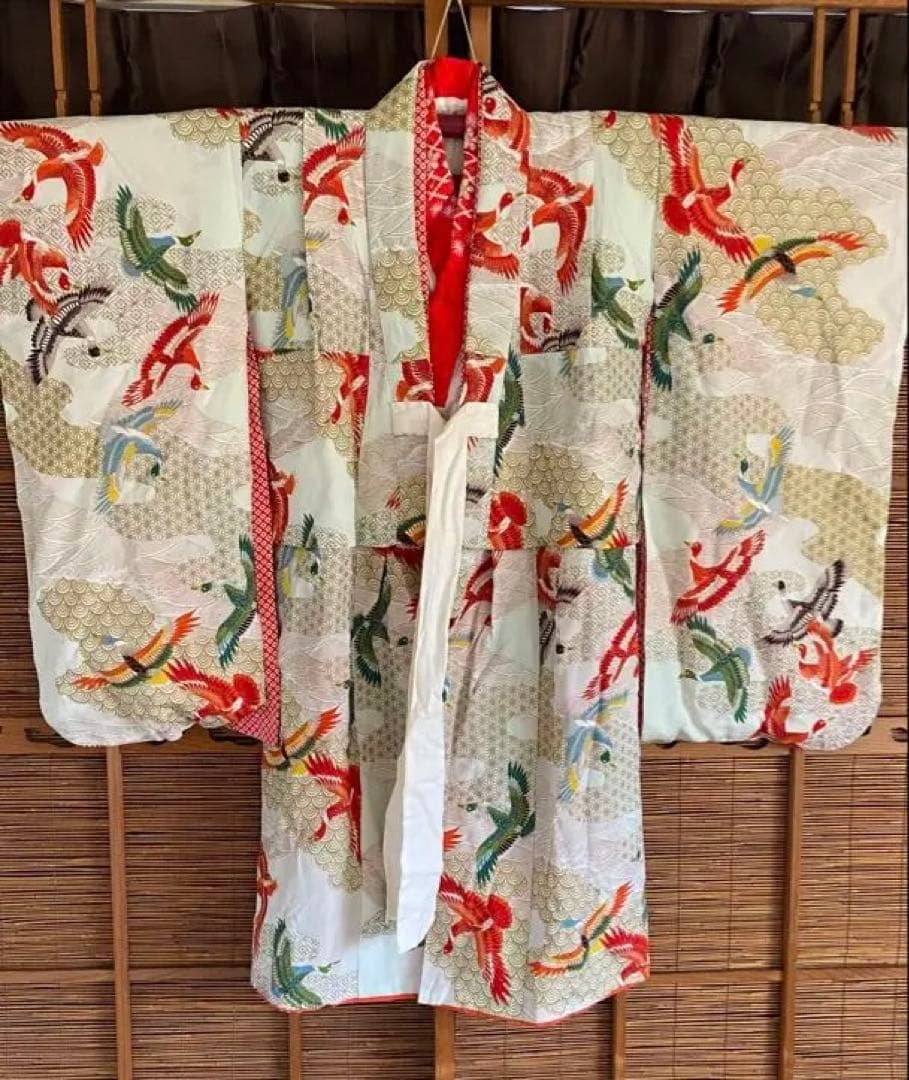 7歳祝い着 七五三用 伝統的な和装 赤と緑の鳥模様K100