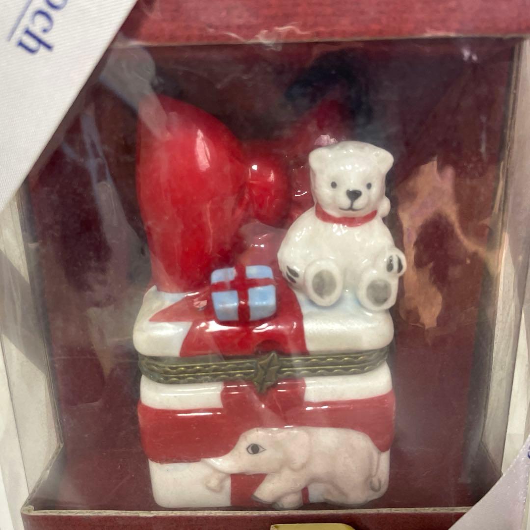 ビレロイ＆ボッホ クリスマスオーナメント　 陶器製　リボン付きプレゼント型