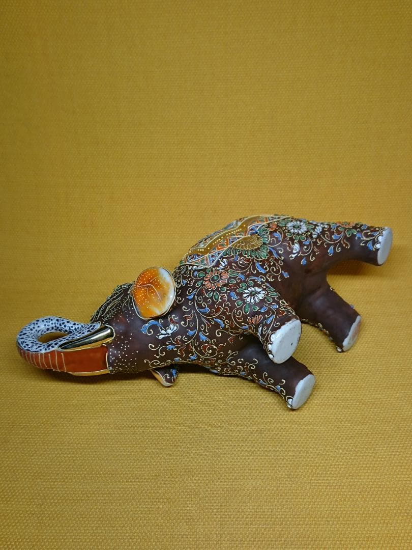 ゾウ　象　陶器　金彩　細描盛　骨董　置物　インテリア　工芸品　美術品　A3378