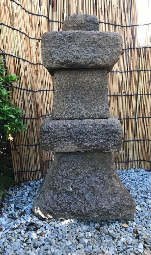 【天然自然石・常夜燈型石灯篭・坪庭灯篭・茶庭灯篭】オブジェ箱庭庭石造園水石天然石